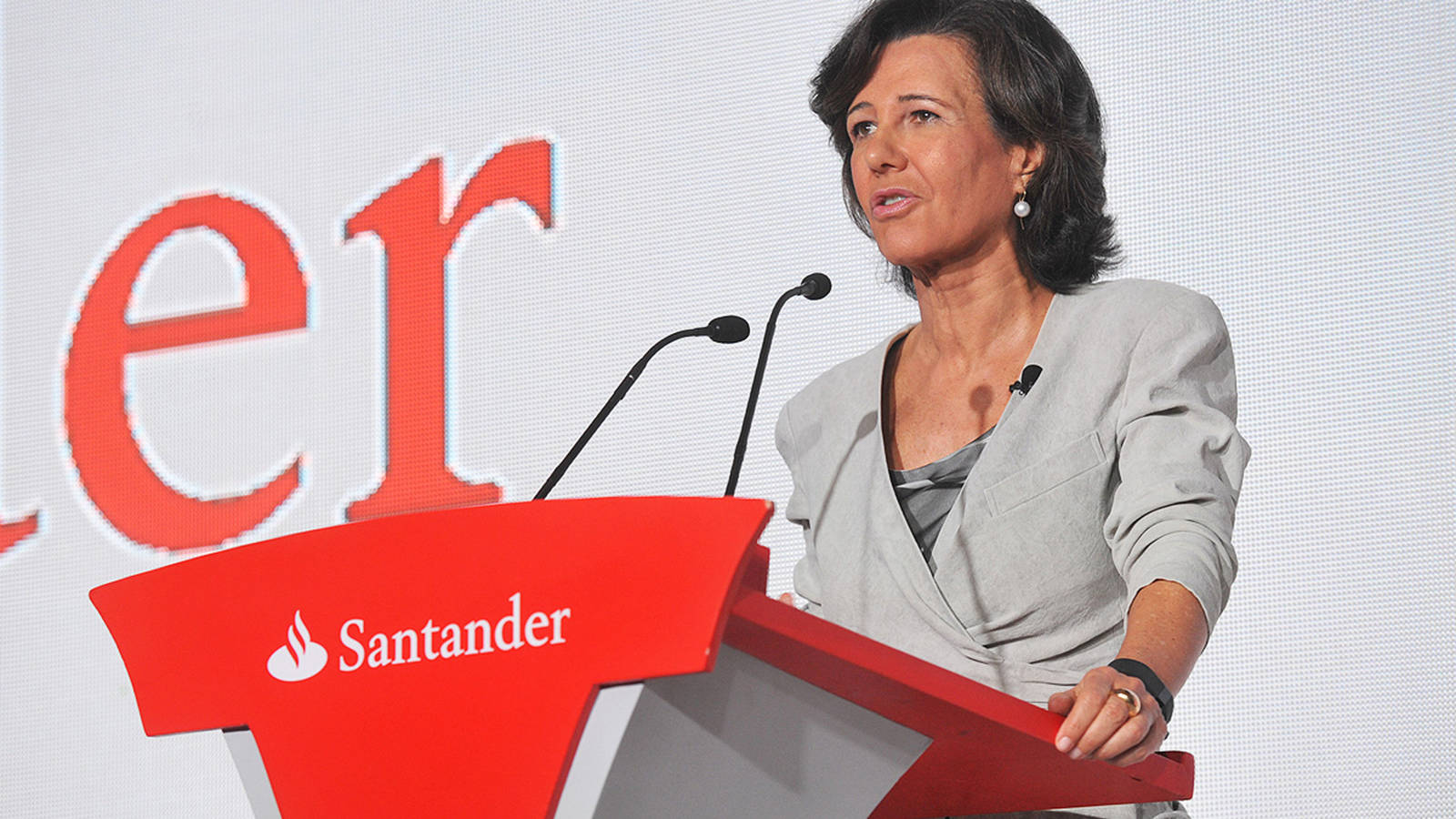 Toda la banca se lanza a robar clientes al Santander tras el comisionazo de la 1, 2, 3. Noticias de Empresas